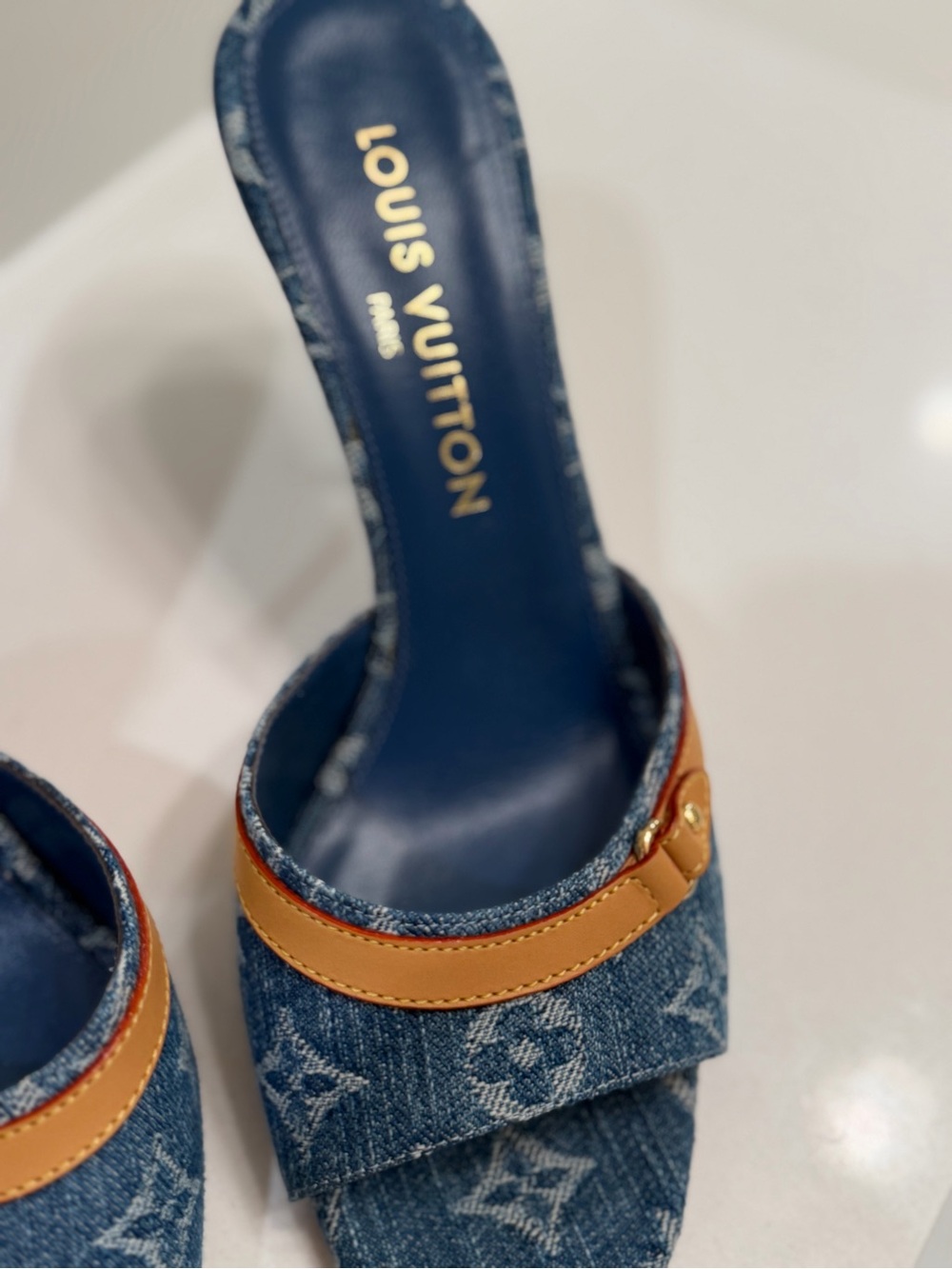 Louis Vuitton women Denim Monogram Slip-On Sandals with Tan Trim
38.5 - Picture 10 of 11